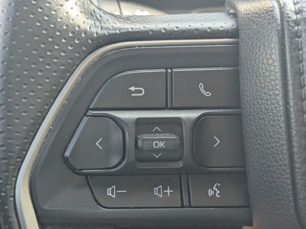 Used 2025 Toyota 4Runner SR5 RWD image 32