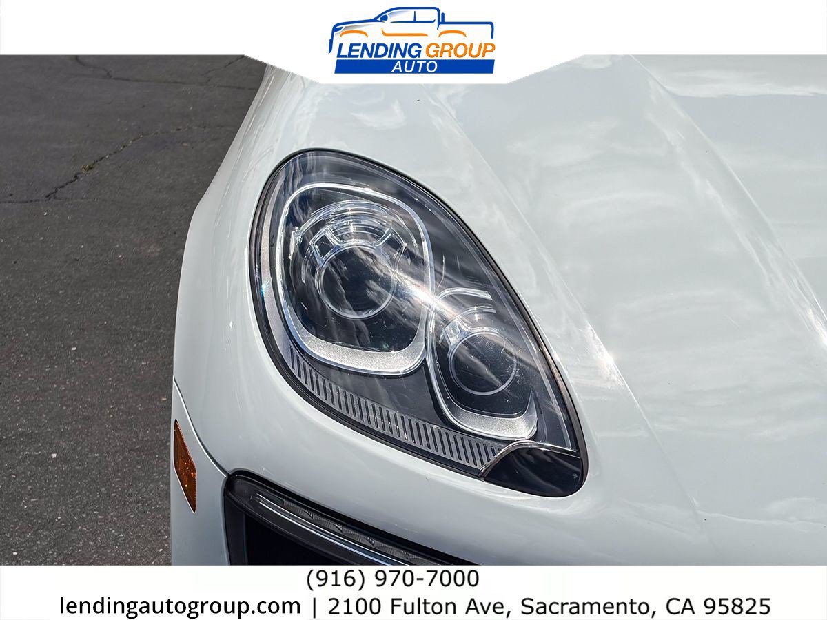 Used 2018 Porsche Macan Sport Edition AWD/4WD image 7