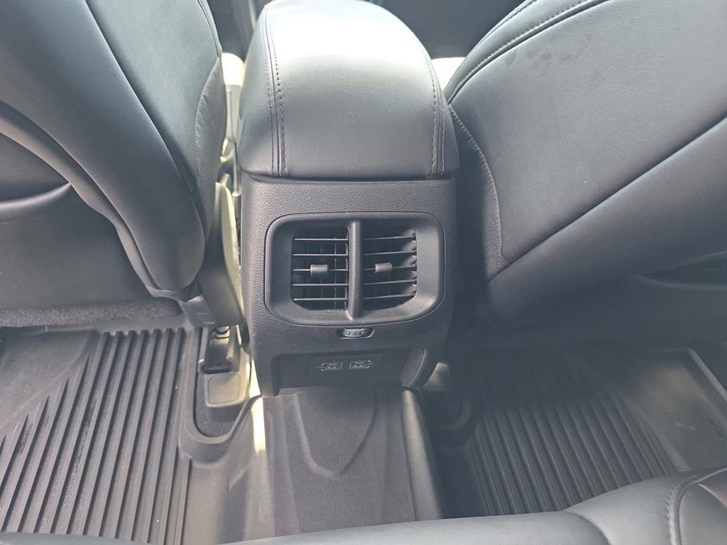 Used 2021 Jeep Cherokee Latitude Plus FWD image 28