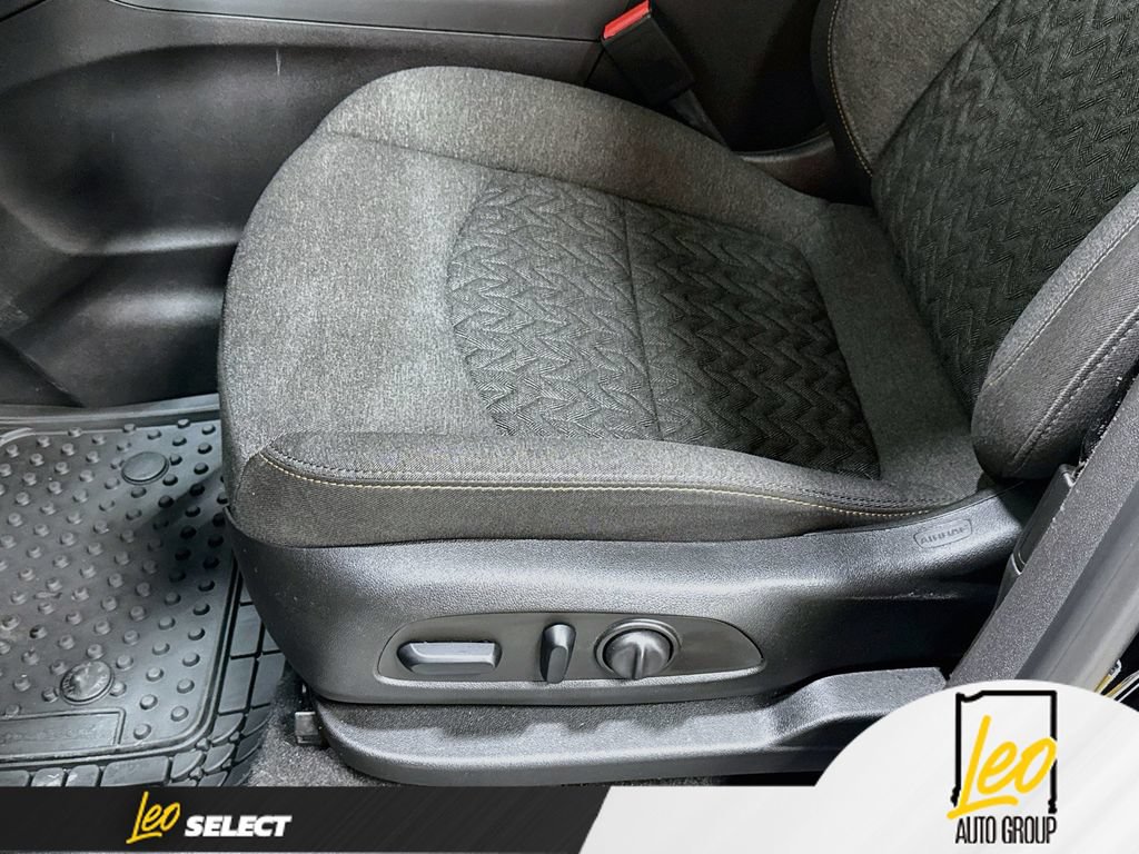 Used 2024 Chevrolet Equinox LT FWD image 21