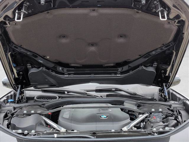 New 2026 BMW 740i xDrive w/ Premium Package image 17