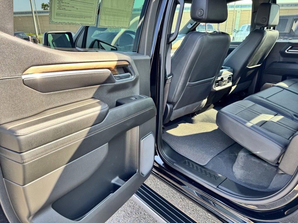 Used 2024 Chevrolet Silverado 1500 High Country w/ Technology Package image 10