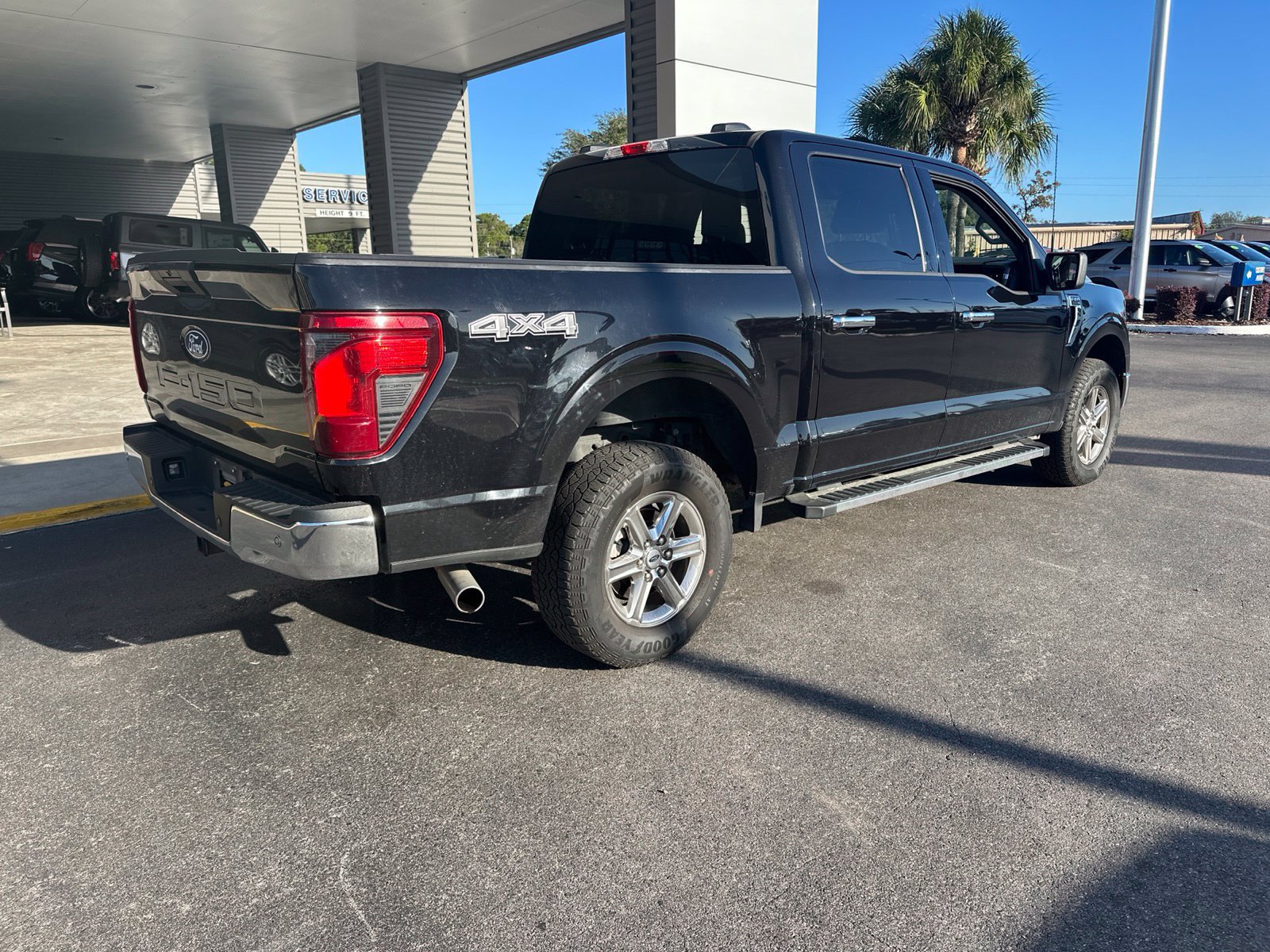 Used 2025 Ford F150 XLT w/ Equipment Group 301A Standard AWD/4WD image 3