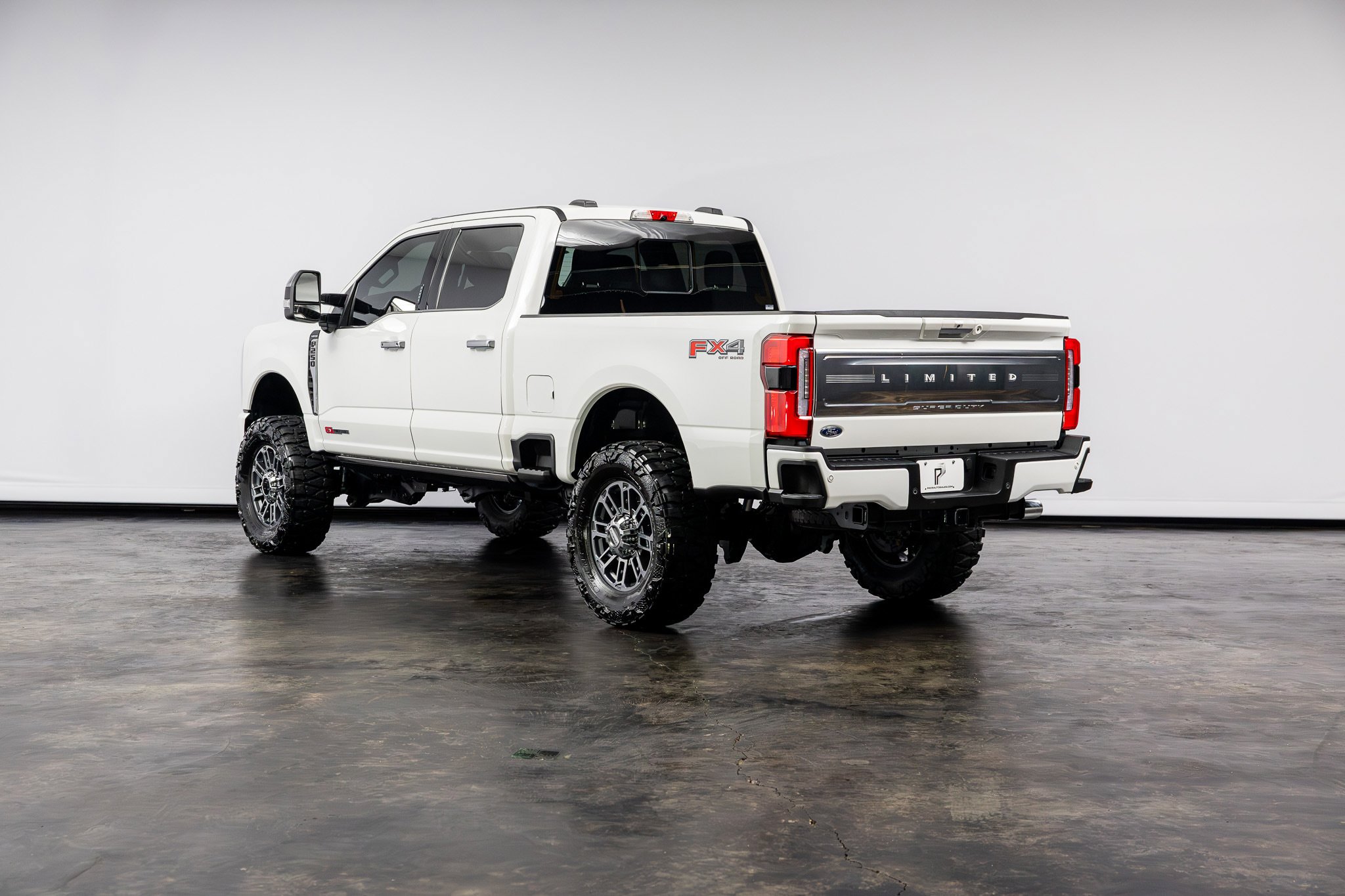 Used 2024 Ford F250 Limited w/ FX4 Off-Road Package AWD/4WD image 17