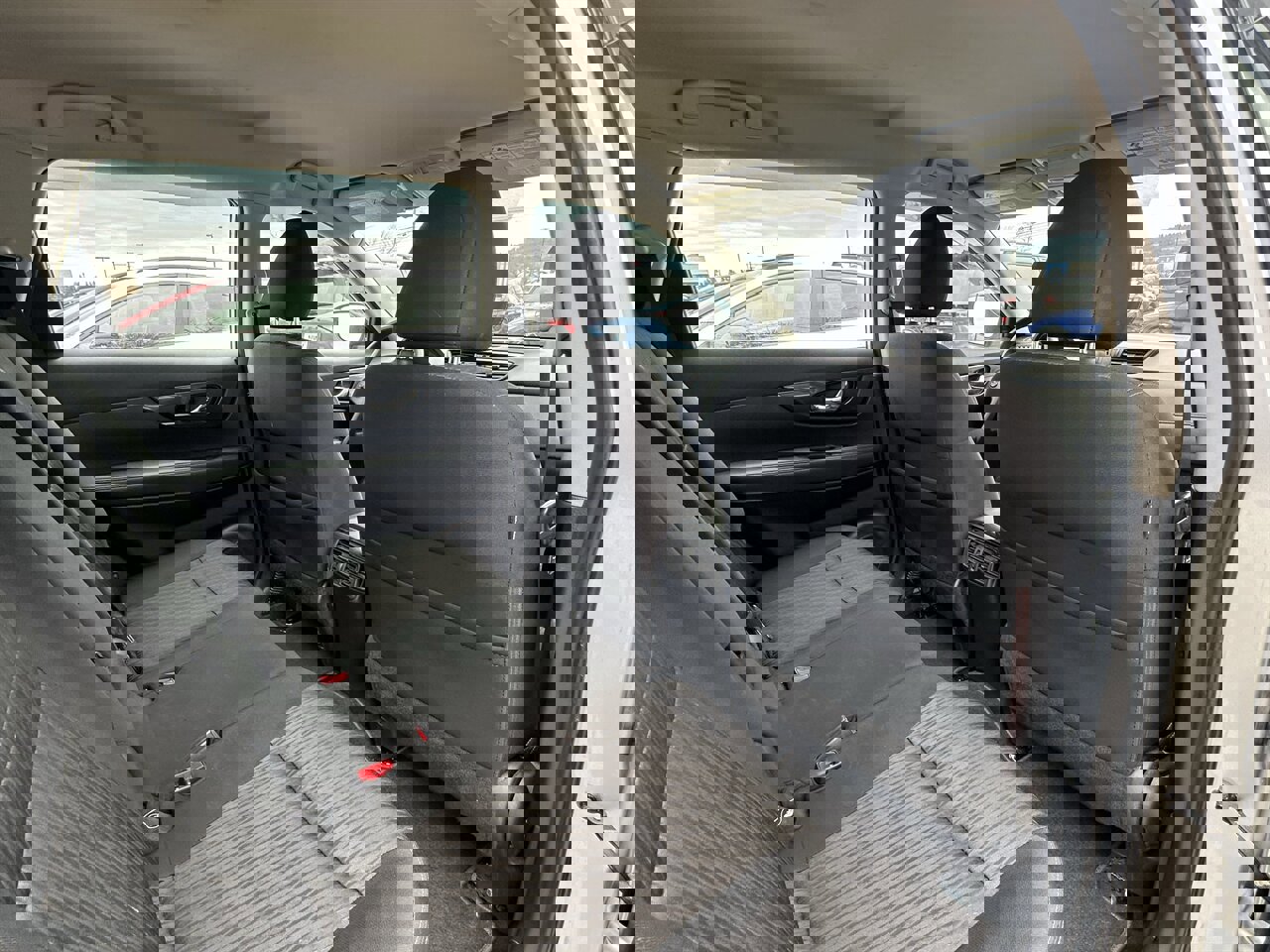 Used 2018 Nissan Rogue S image 23