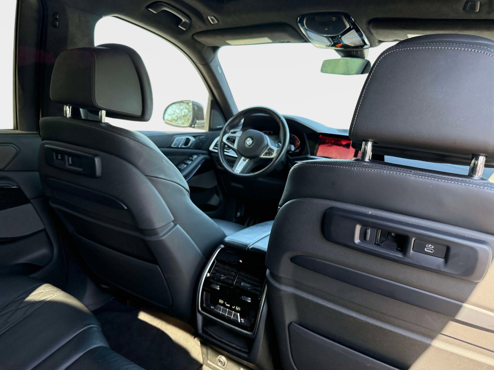 Used 2021 BMW X7 xDrive40i w/ M Sport Package image 29