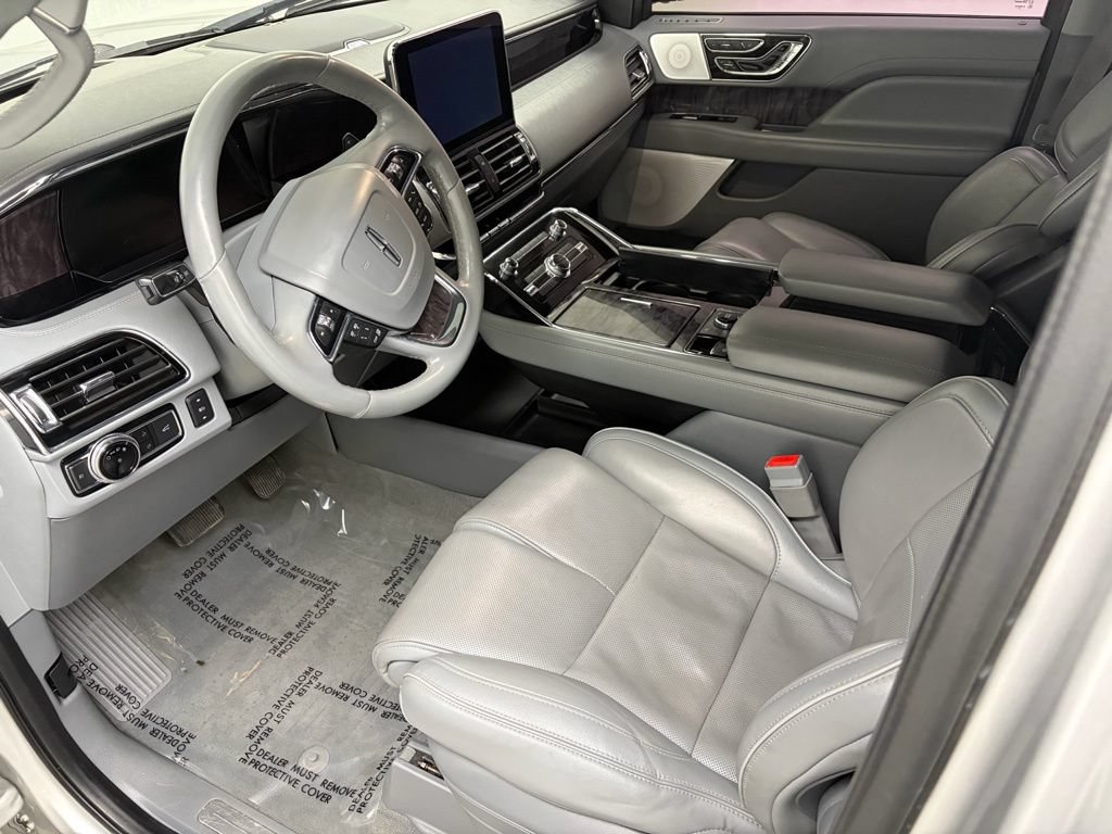 Used 2019 Lincoln Navigator Reserve AWD/4WD image 16
