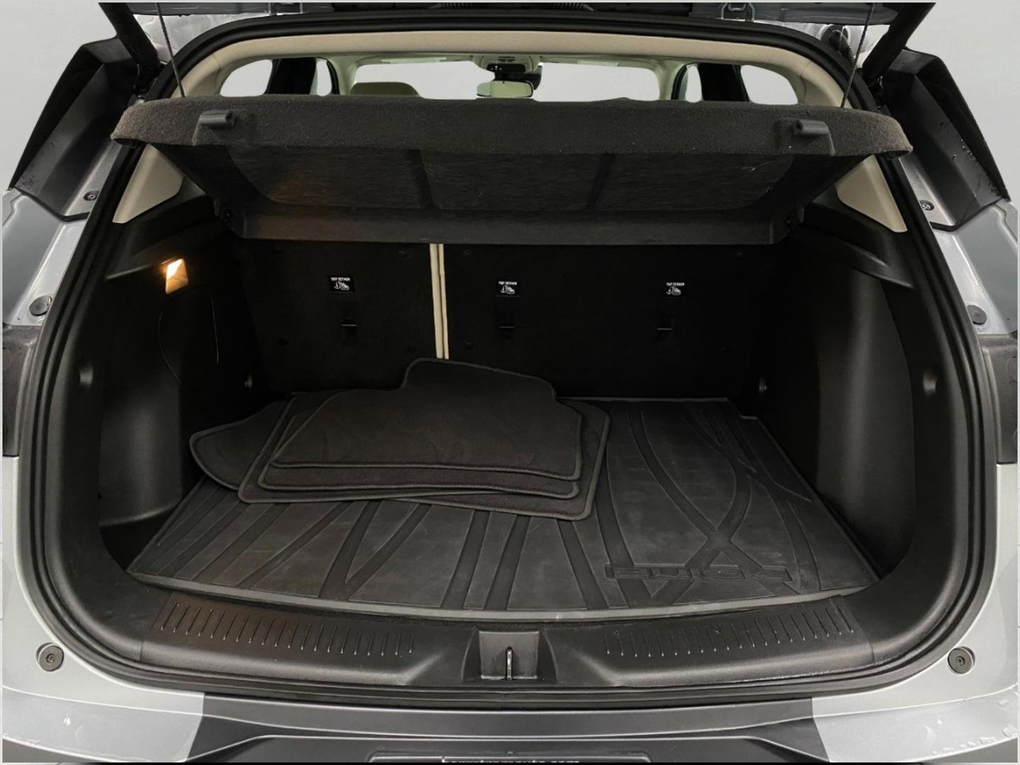 Used 2023 Buick Encore GX Essence w/ Experience Buick Package FWD image 6