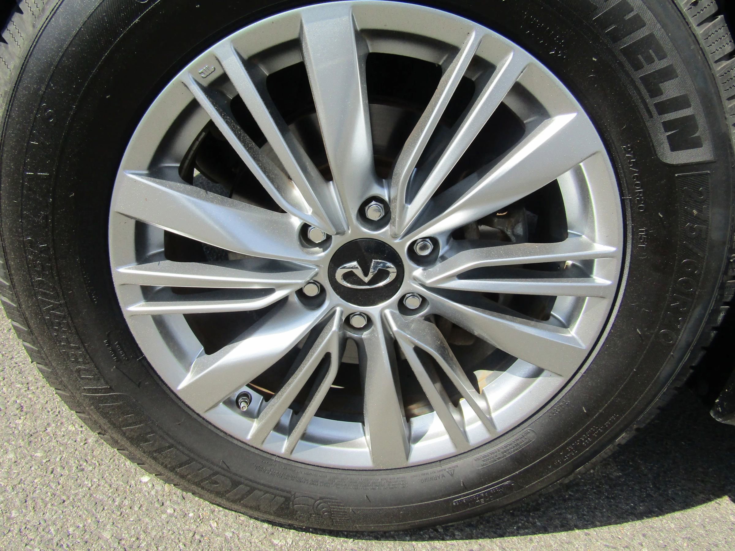 Used 2019 INFINITI QX80 Luxe image 32