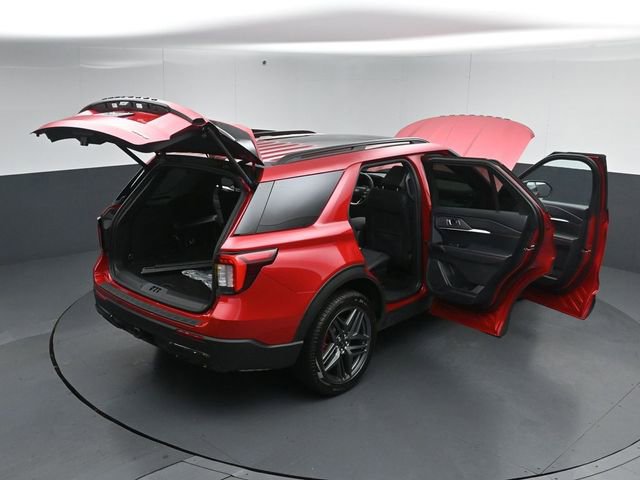 Used 2025 Ford Explorer ST-Line w/ Premium Package image 60