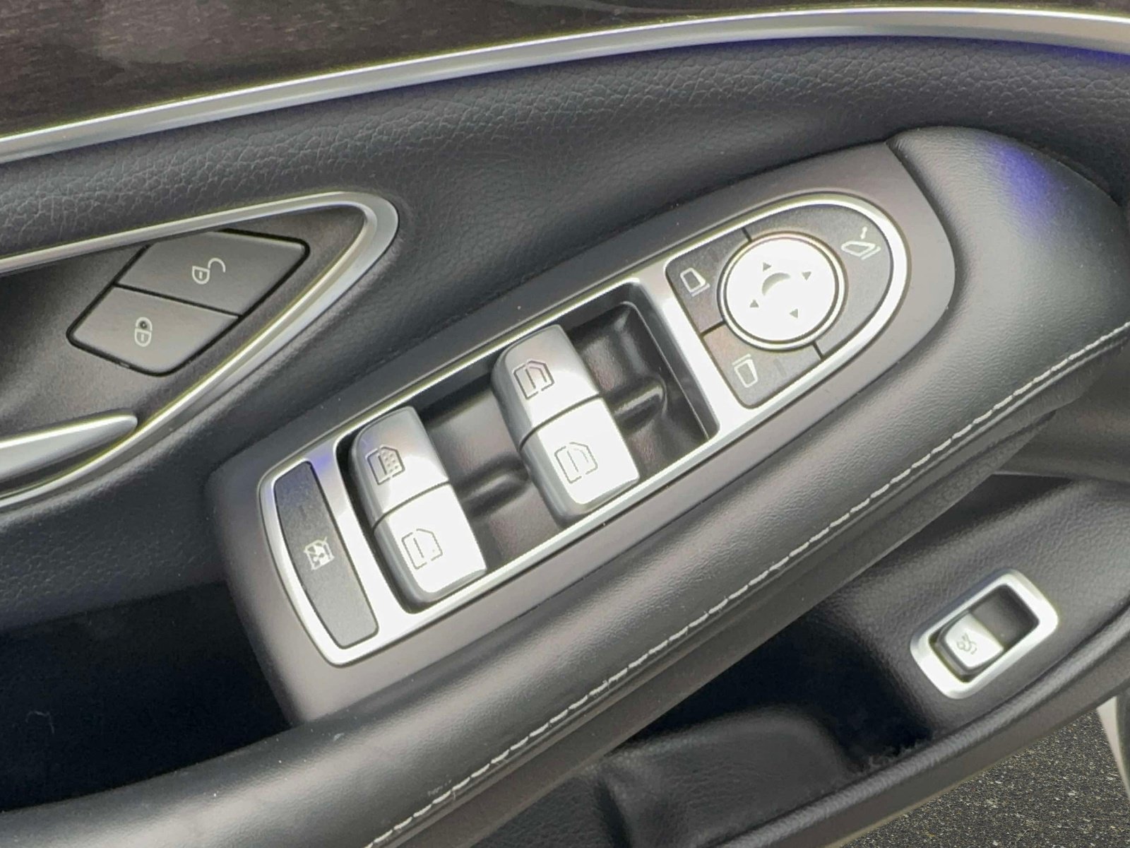 Used 2020 Mercedes-Benz S 450 4MATIC Sedan w/ AMG Line Exterior image 18