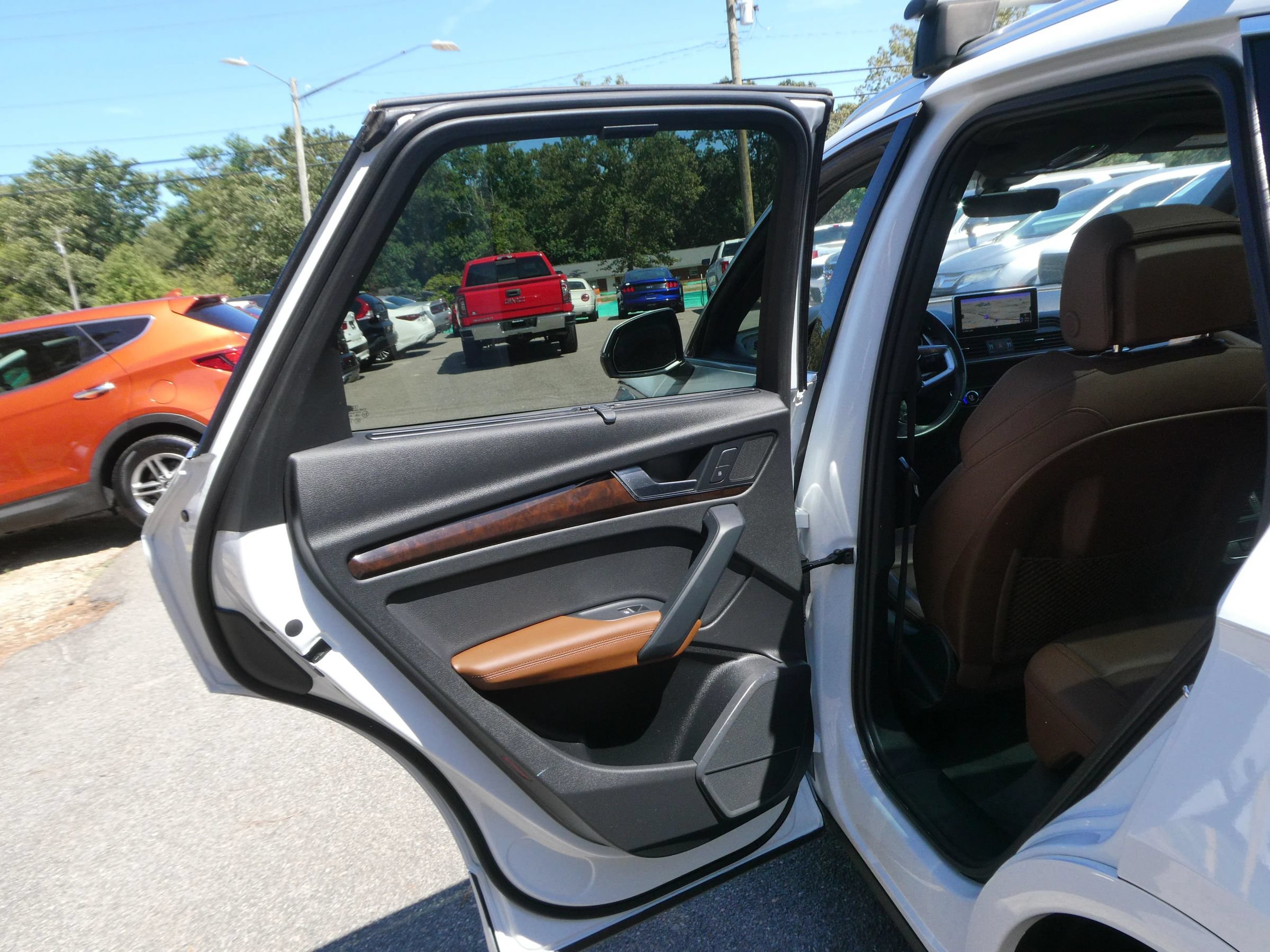 Used 2020 Audi Q5 2.0T Premium Plus w/ Premium Plus Package AWD/4WD image 31