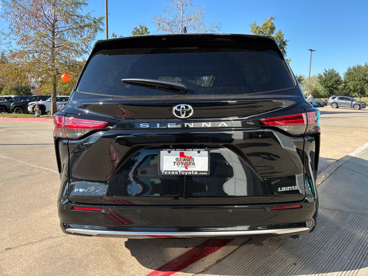 New 2026 Toyota Sienna Limited FWD image 6