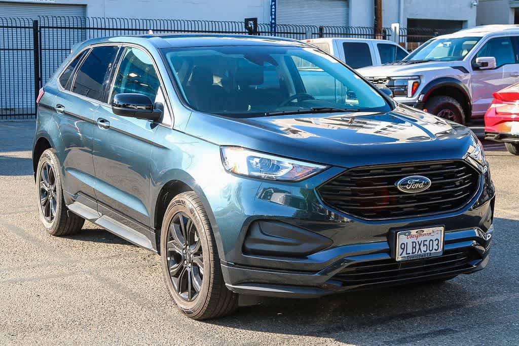Used 2023 Ford Edge SE w/ Black Appearance Package image 3