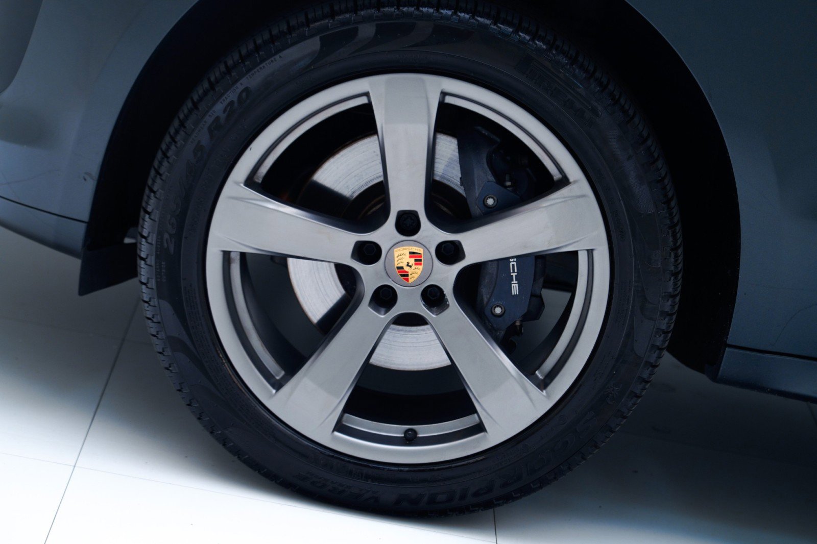 Certified 2025 Porsche Macan AWD/4WD image 13