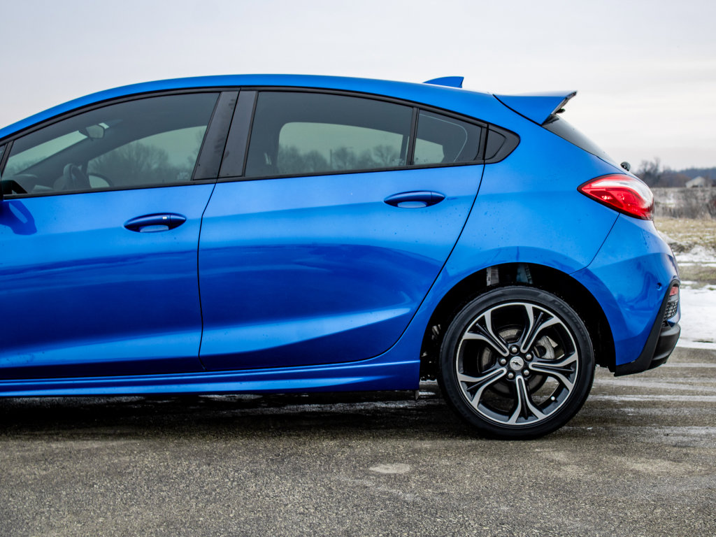 Used 2019 Chevrolet Cruze LT w/ Convenience Package image 16