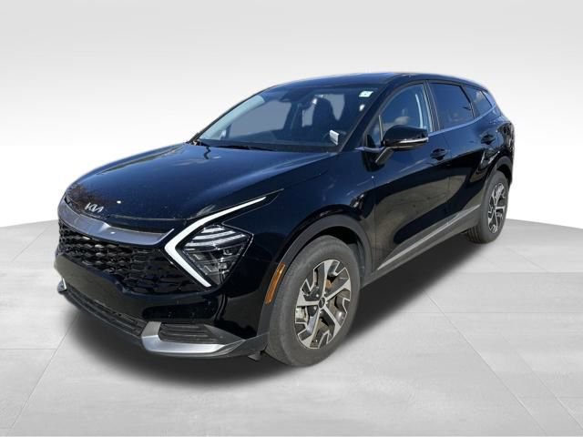 Used 2025 Kia Sportage EX image 3
