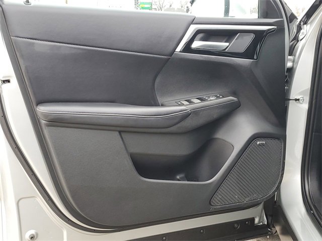 Used 2025 Mitsubishi Outlander SE image 22