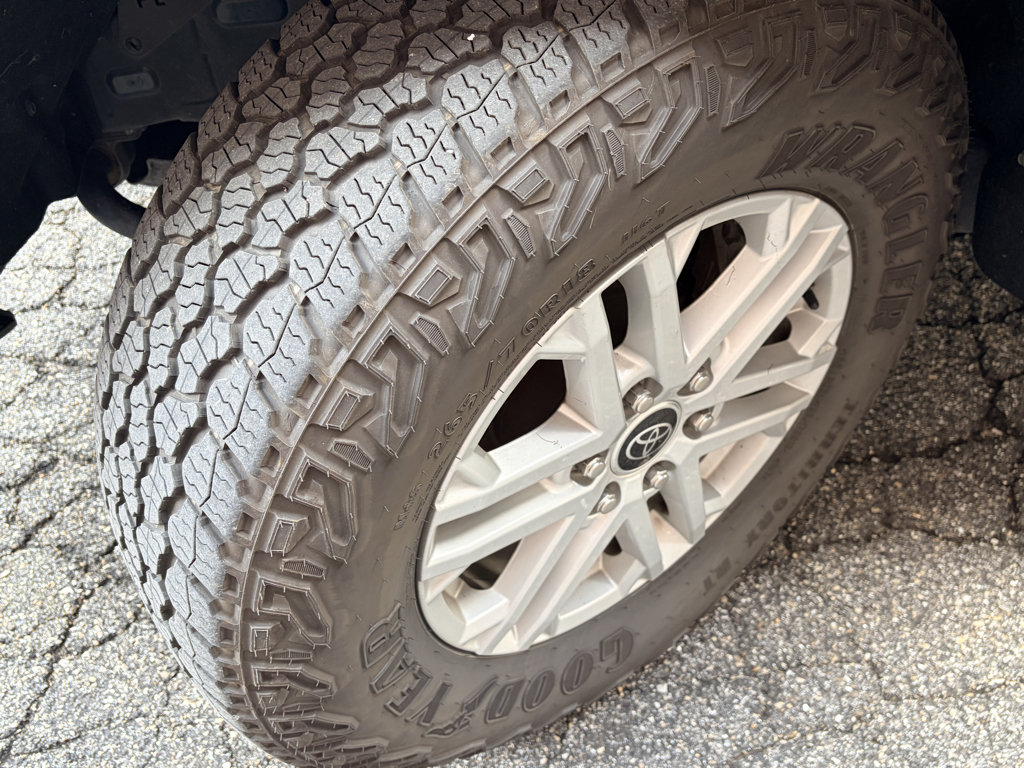 Used 2022 Toyota Tundra SR5 AWD/4WD image 22
