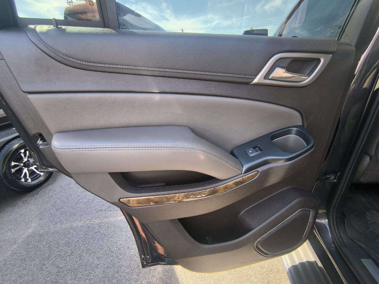 Used 2015 GMC Yukon Denali w/ Touring Package image 23