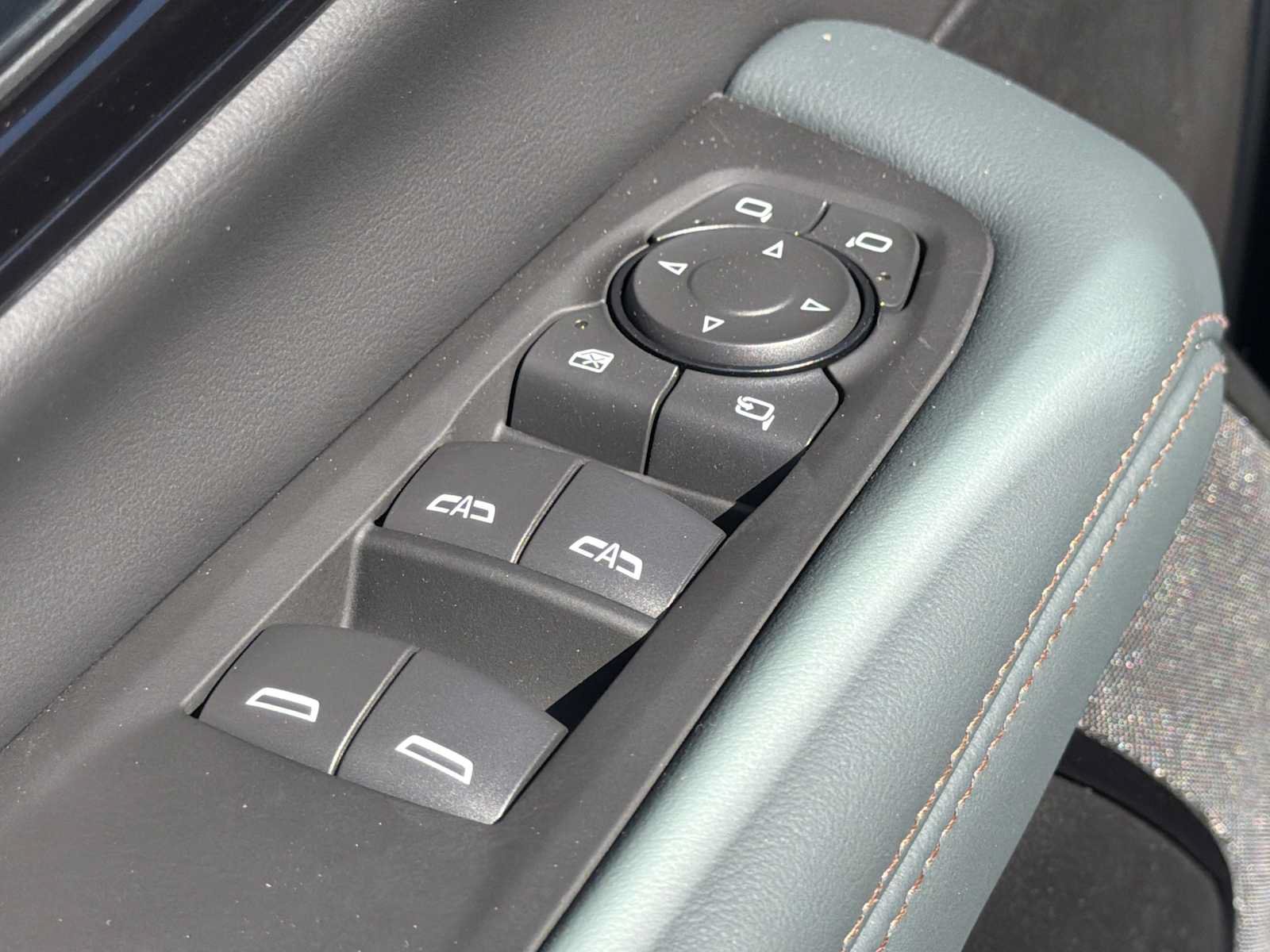 New 2026 GMC Yukon AT4 w/ AT4 Premium Package AWD/4WD image 17