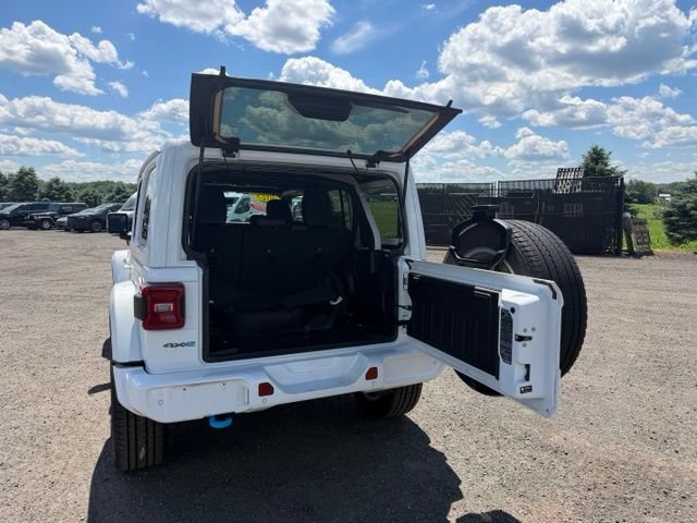 Certified 2023 Jeep Wrangler Unlimited Sahara AWD/4WD image 8