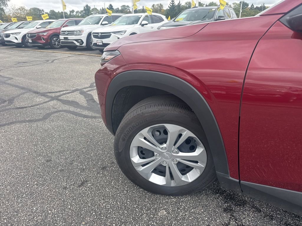 Used 2025 Chevrolet Trax LS image 4