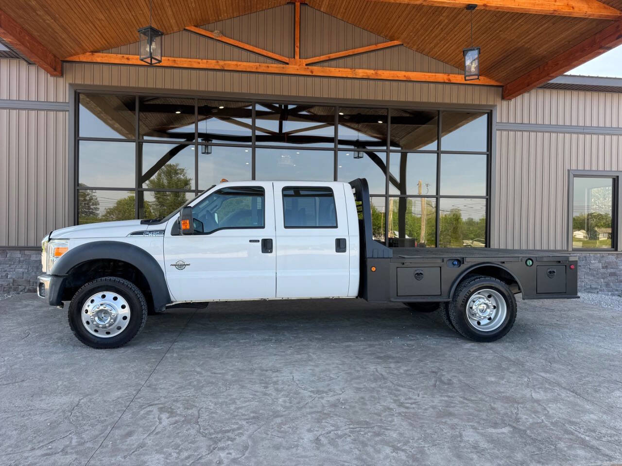 Used 2016 Ford F450 XLT w/ XLT Interior Package AWD/4WD image 3
