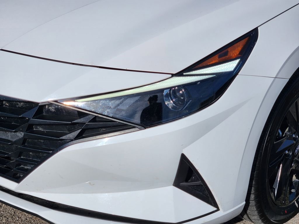 Used 2023 Hyundai Elantra Blue w/ Cargo Package image 10