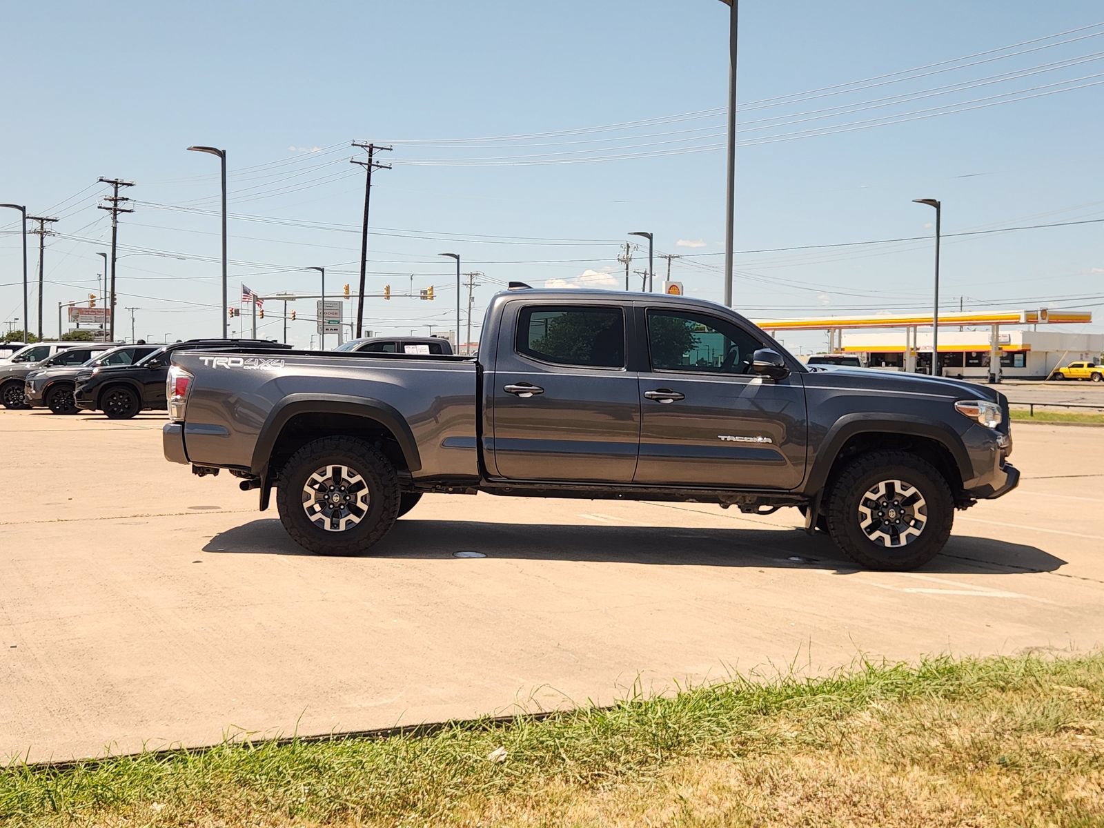 Used 2020 Toyota Tacoma TRD Off-Road w/ Technology Package AWD/4WD image 7