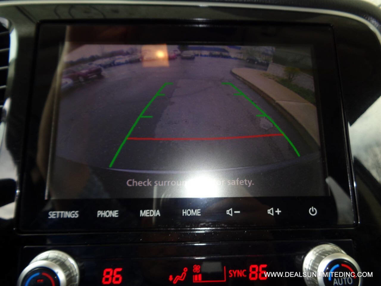 Used 2020 Mitsubishi Outlander SEL image 13