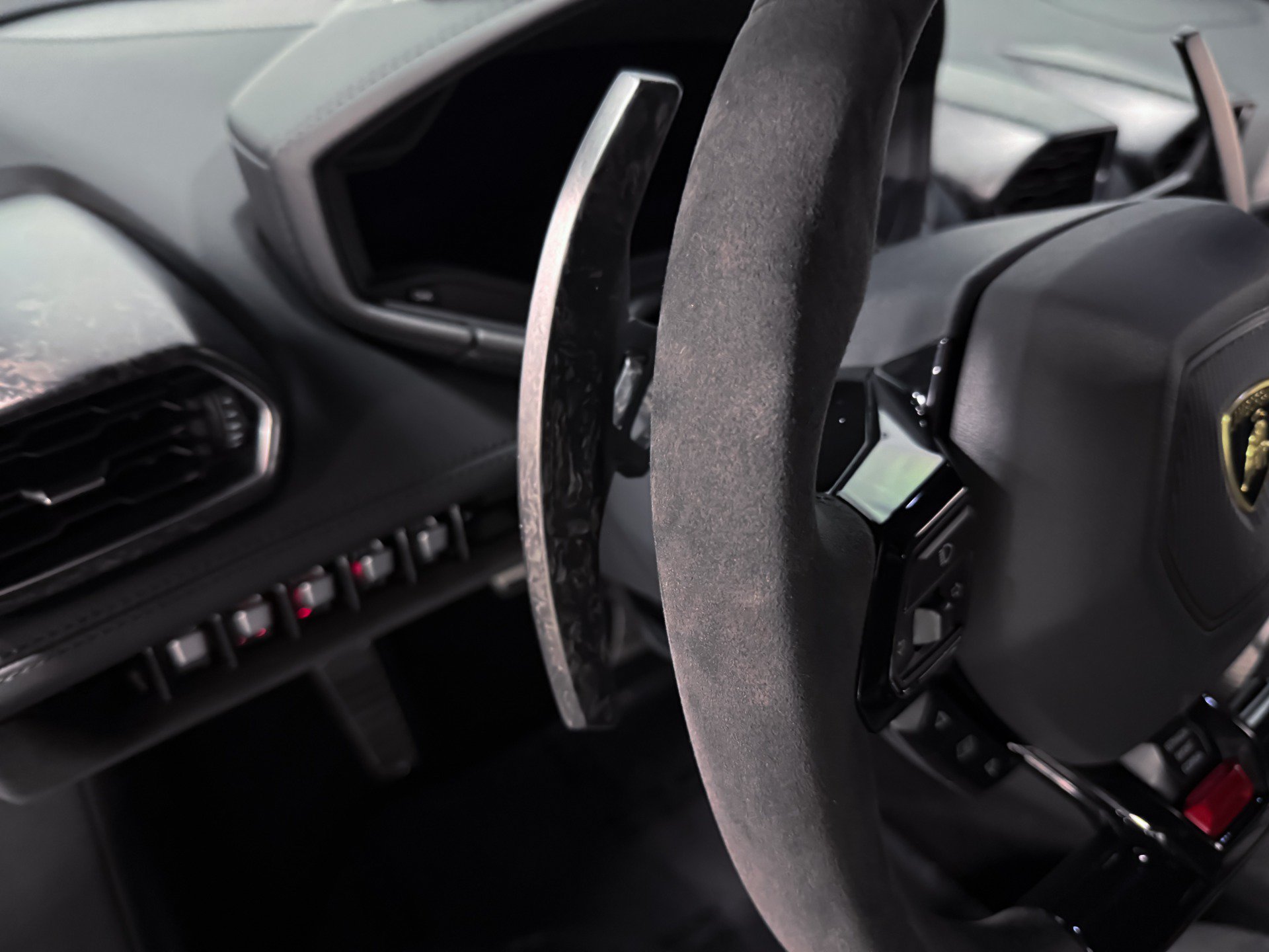 Used 2021 Lamborghini Huracan EVO RWD image 18
