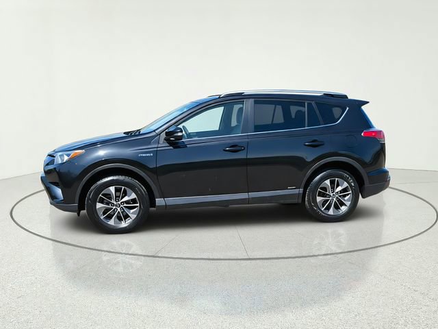 Used 2018 Toyota RAV4 LE AWD/4WD image 2