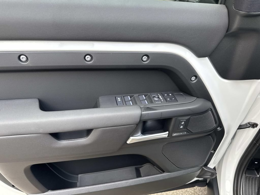 New 2026 Land Rover Defender 110 S AWD/4WD image 18