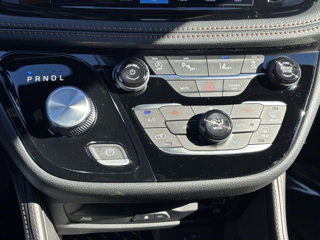 New 2026 Chrysler Pacifica Pinnacle image 31