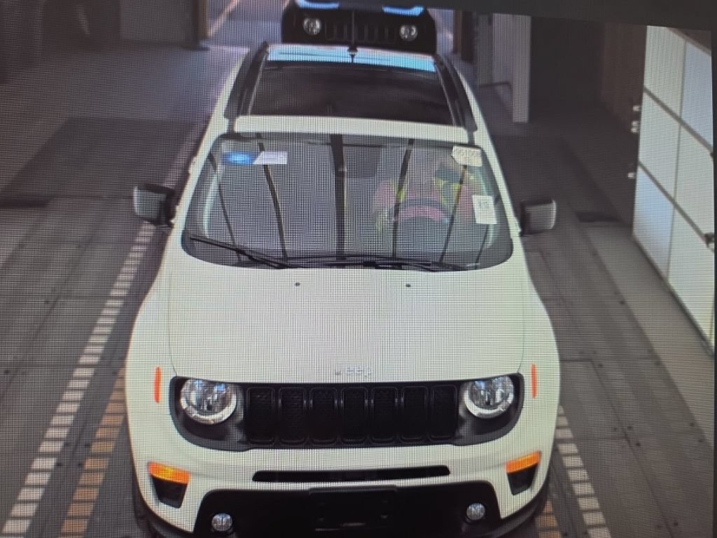 Used 2023 Jeep Renegade Latitude w/ Sun/Sound Group AWD/4WD image 5