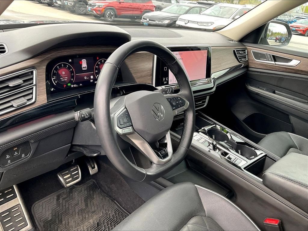 Used 2024 Volkswagen Atlas SEL Premium R-Line AWD/4WD image 8