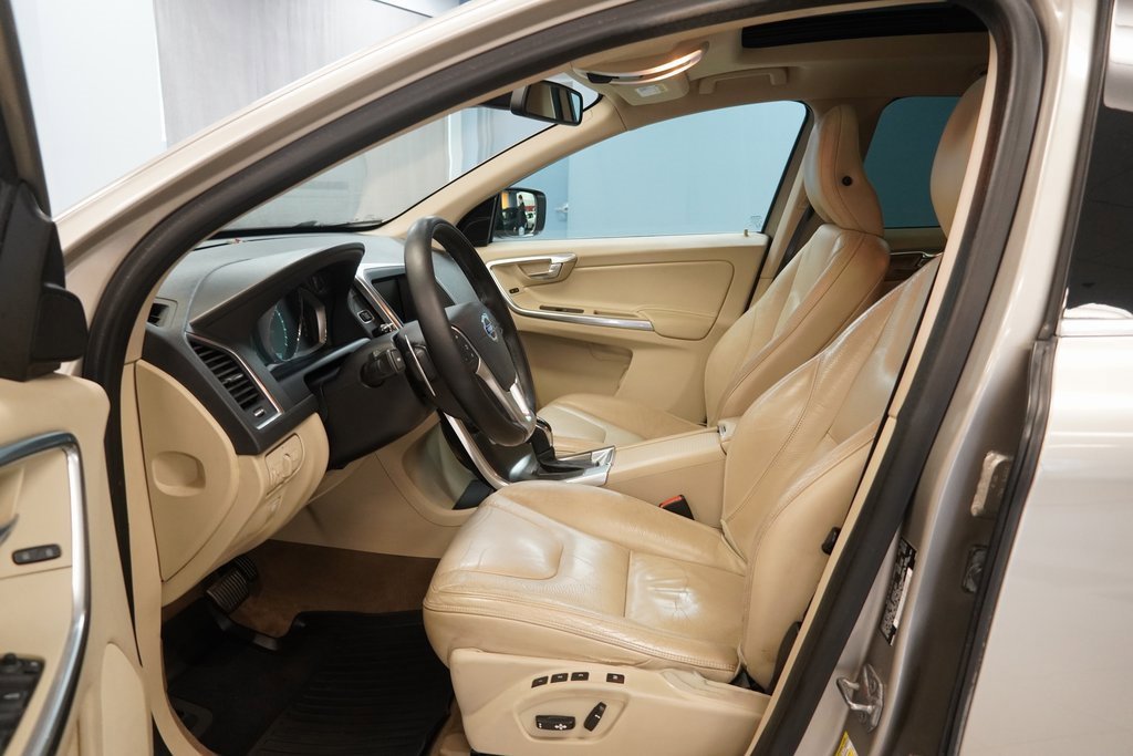 Used 2014 Volvo XC60 T6 image 4