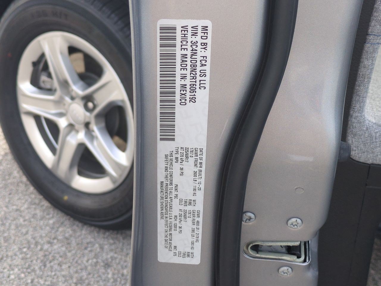 Used 2024 Jeep Compass Latitude AWD/4WD image 42