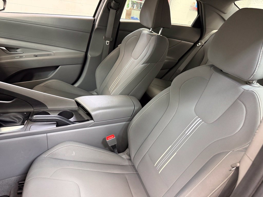 Used 2021 Hyundai Elantra SEL FWD image 19