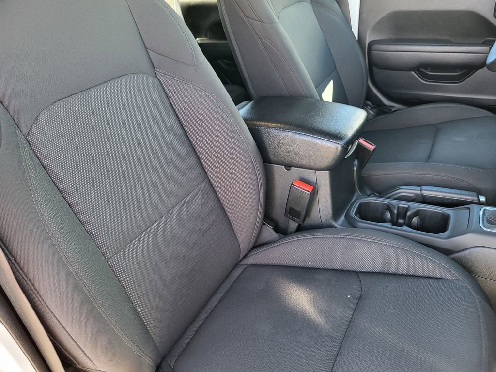 Used 2023 Jeep Wrangler Unlimited w/ Sun & Screen Package image 14