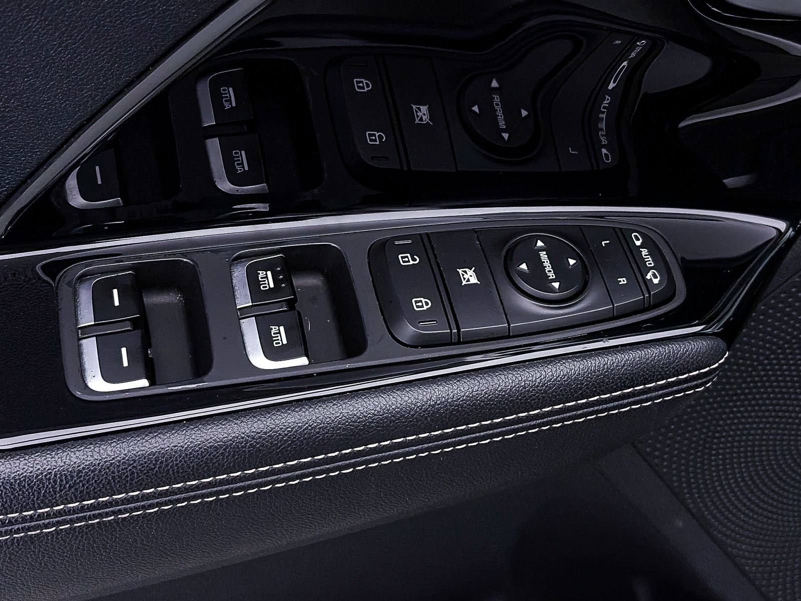 Certified 2022 Kia Niro EX FWD image 16