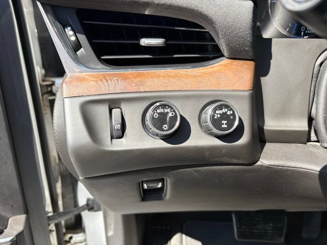 Used 2017 Cadillac Escalade Premium Luxury AWD/4WD image 14