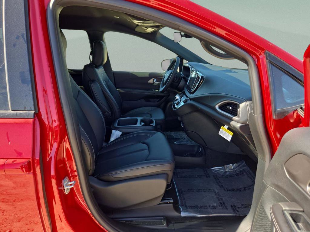 New 2026 Chrysler Pacifica Select w/ S Appearance Package FWD image 29