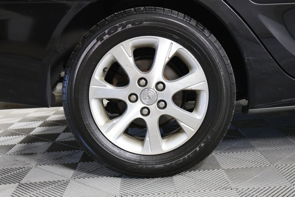 Used 2005 Toyota Camry XLE image 4