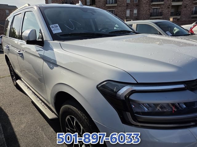 Certified 2023 Ford Expedition XLT RWD image 3