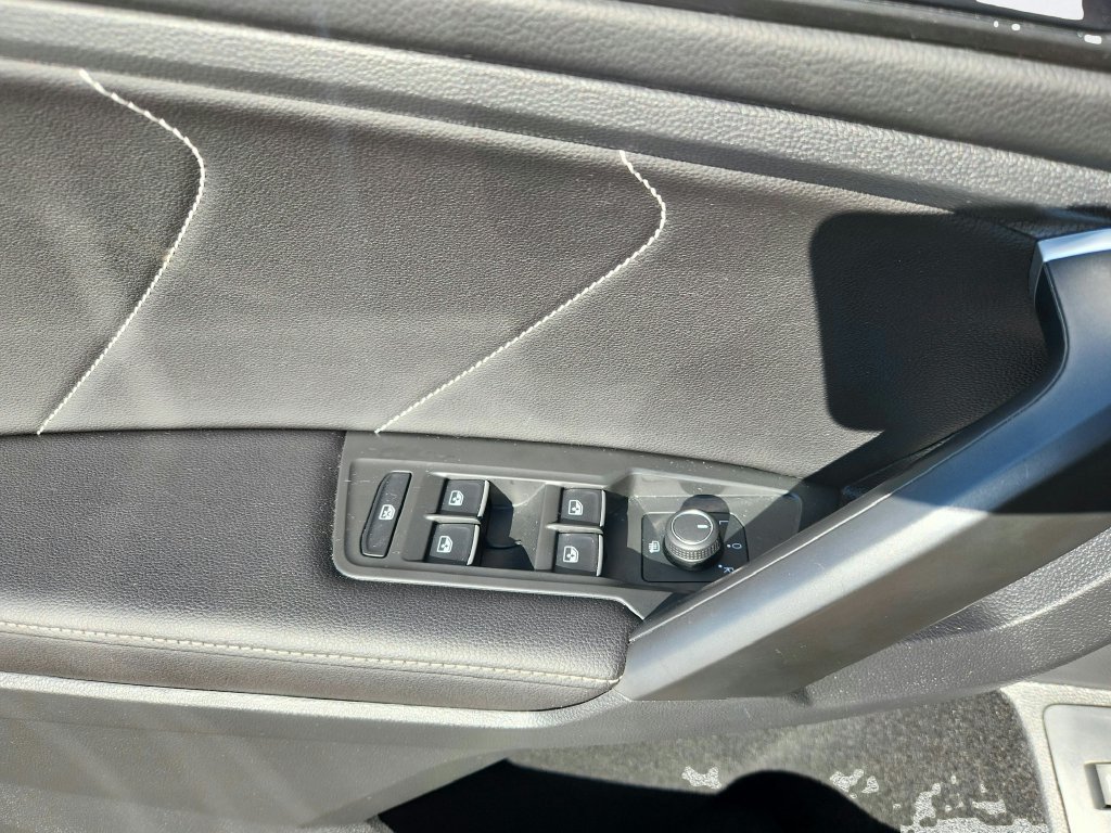 Certified 2024 Volkswagen Tiguan SE AWD/4WD image 20