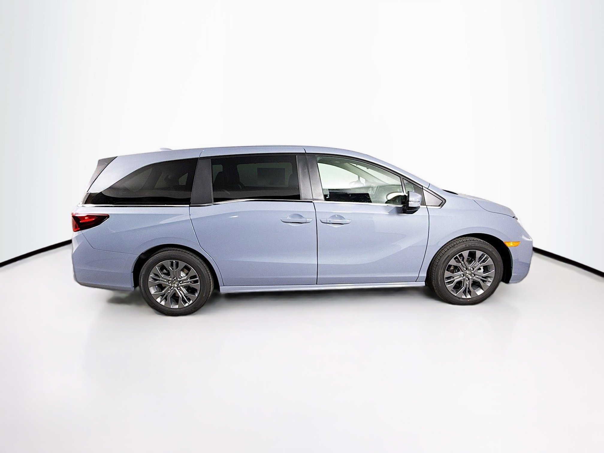 New 2026 Honda Odyssey Touring image 2