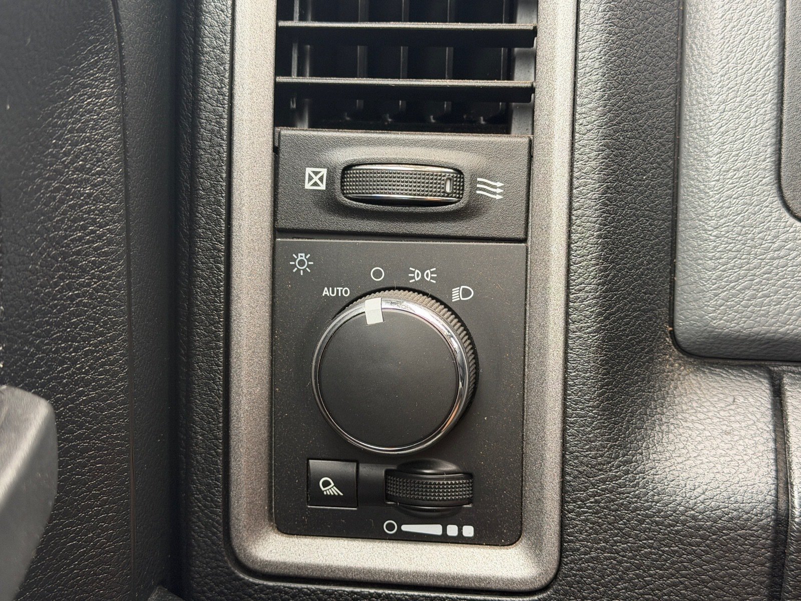 Used 2018 RAM 1500 Tradesman w/ Popular Equipment Group RWD image 25
