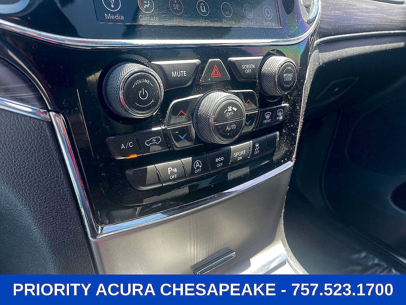 Used 2020 Jeep Grand Cherokee Limited AWD/4WD image 19